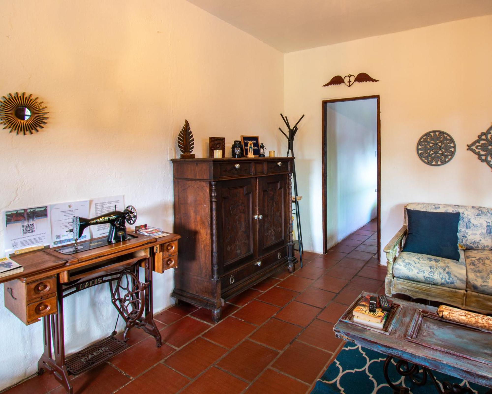 - Casa De Teja -